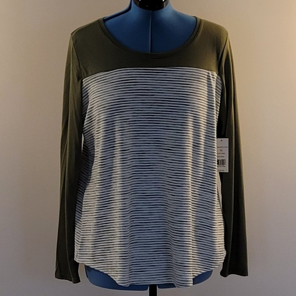 Textured Color-Blocked Knit Top